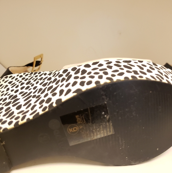 Shoes - Picture 5 of 9